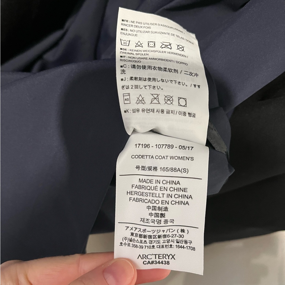 Arc’teryx Codetta Rain Shell Jacket (Navy) - Picture 8 of 10